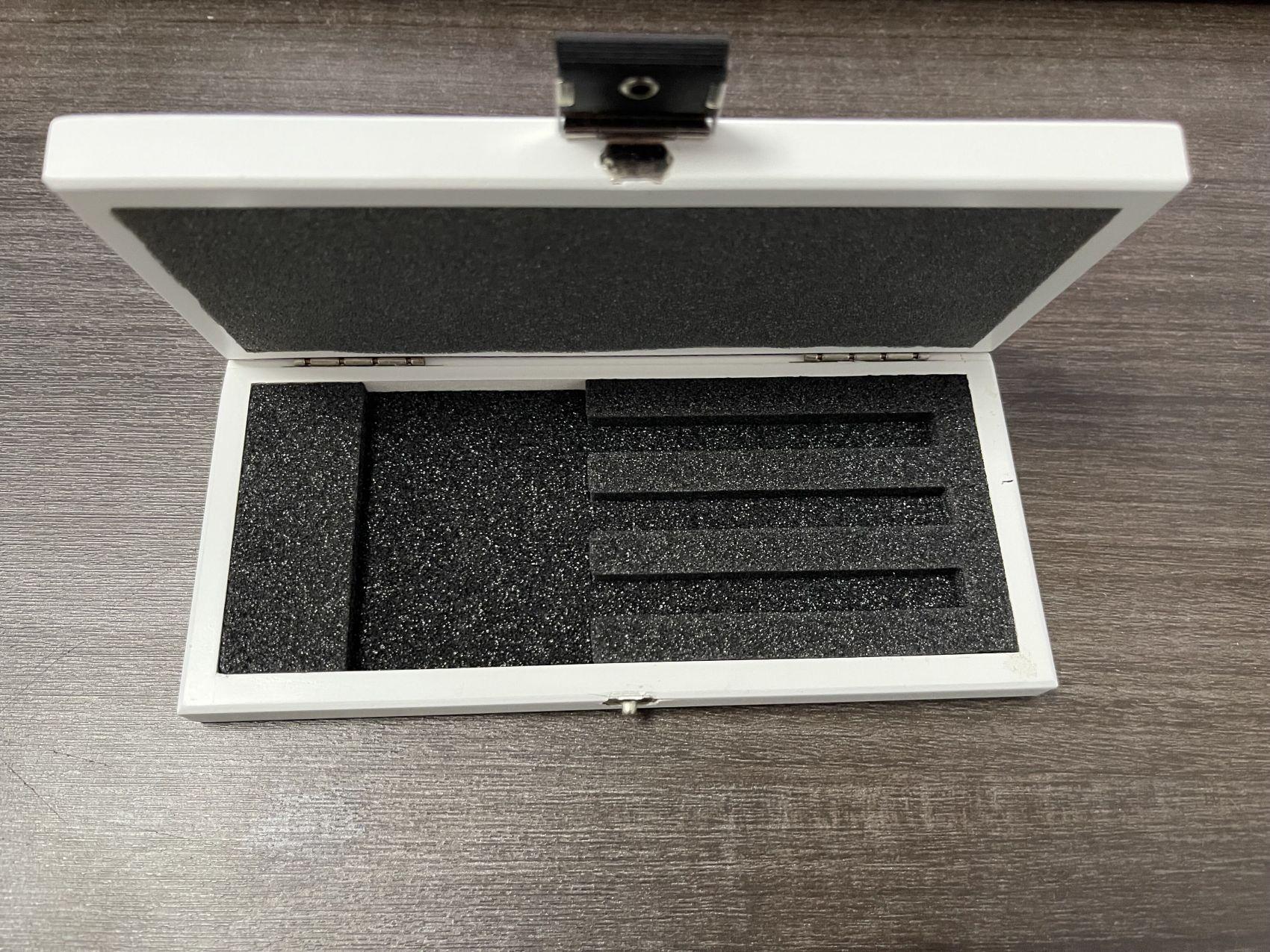 BOX.003-1.jpg